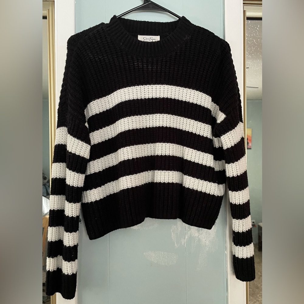Women’s knitted sweater